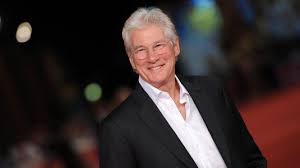 Richard Gere visita il centro d’accoglienza di Lampedusa