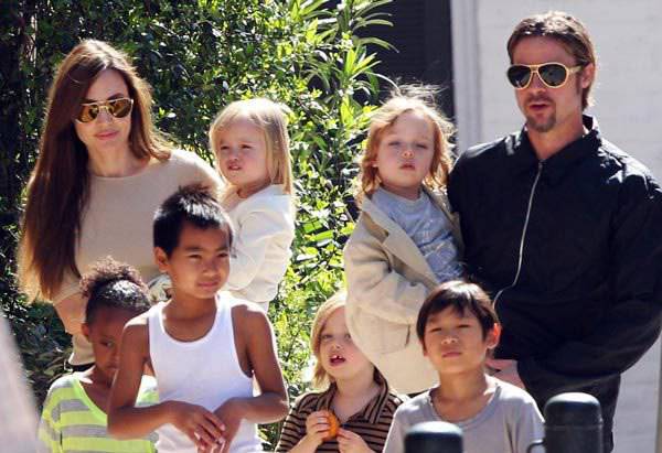 Brad Pitt vuole l’affido condiviso dei suoi figli