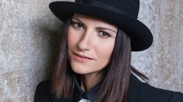 Laura Pausini la sua vacanza a Miami con rotondità sospette