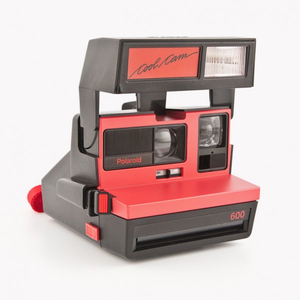 Polaroid, il ritorno prepotente: Impossible 600 Cool Cam Red