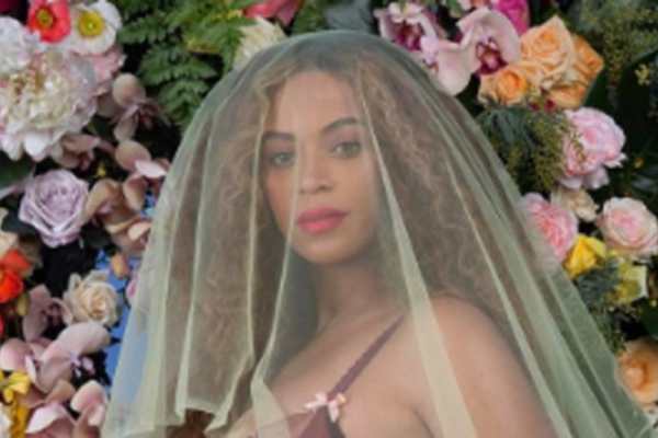 Beyoncé di nuovo mamma, sono arrivati due gemelli