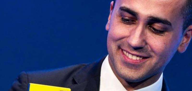 Di Maio gli elettori tramite Rousseau approvano il mandato zero