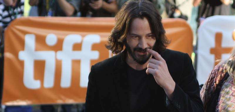 Keanu Reeves la nuova compagna linciata sui social