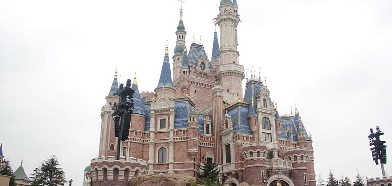 Disneyland riapre a Shanghai