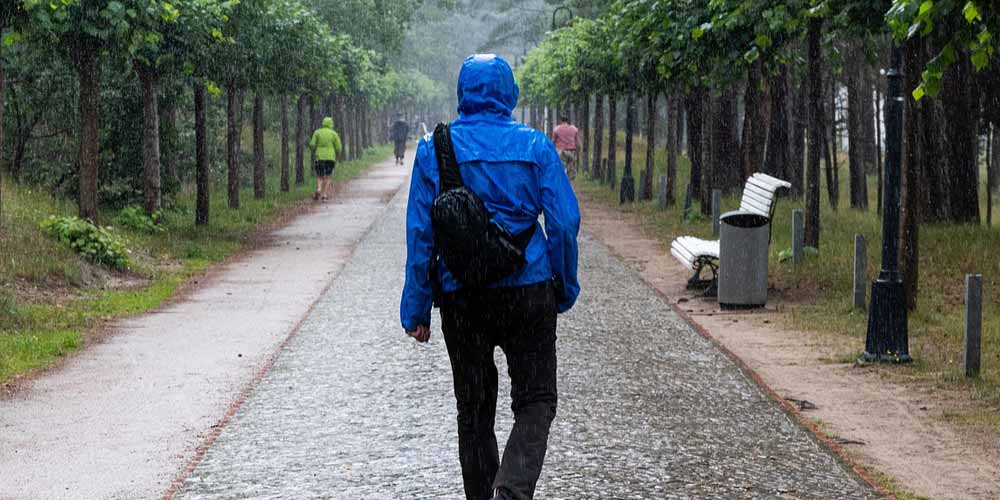 Passeggiare velocemente puo evitare forme gravi di coronavirus