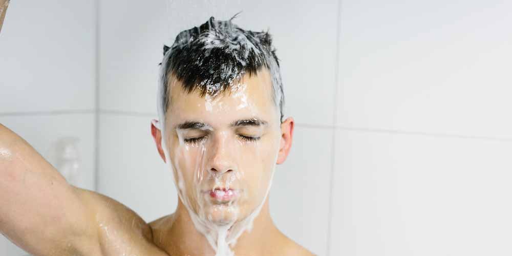 Fare la doccia ogni giorno puo essere altamente nocivo