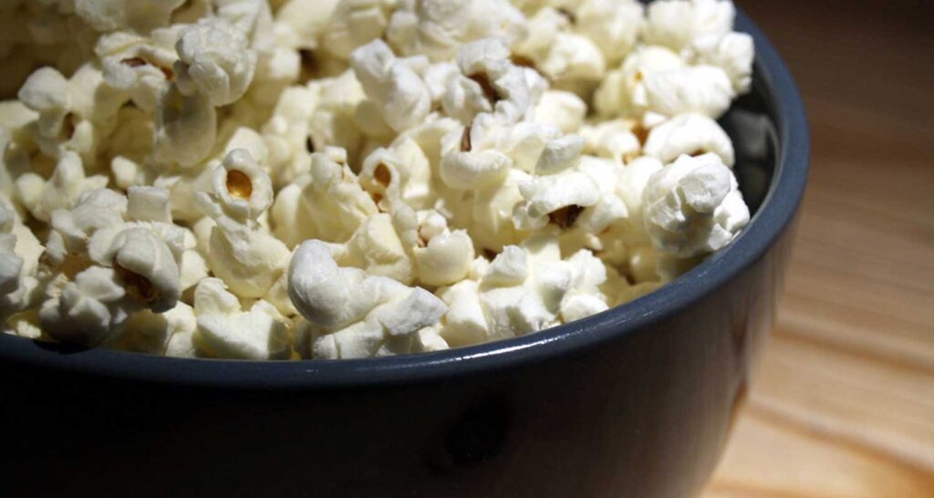 Assurdo cosa ci capita se mangiamo i popcorn