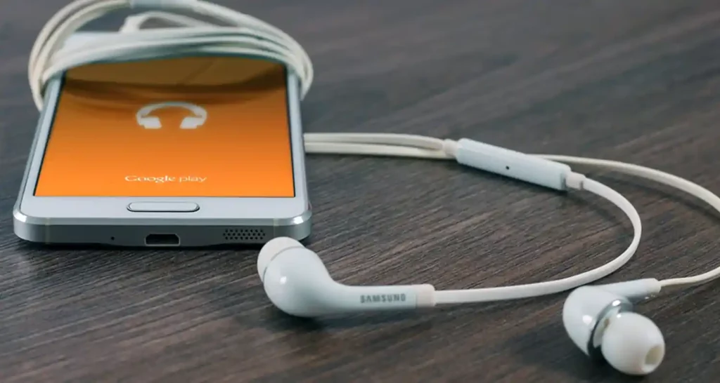 Come ricaricare lo smartphone senza caricabatteria