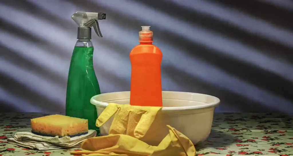 Come rimediare alle macchie di candeggina